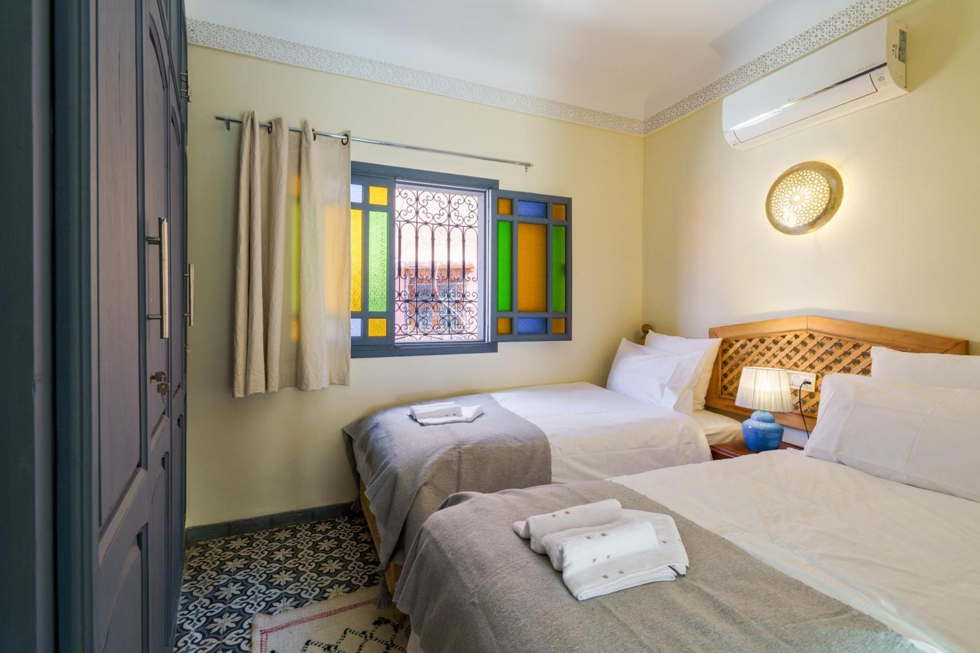 Riad 4 Chambres - Piscine & Petit Dejeuner Gratuit - Wifi Fibre Optique Маракеш Екстериор снимка