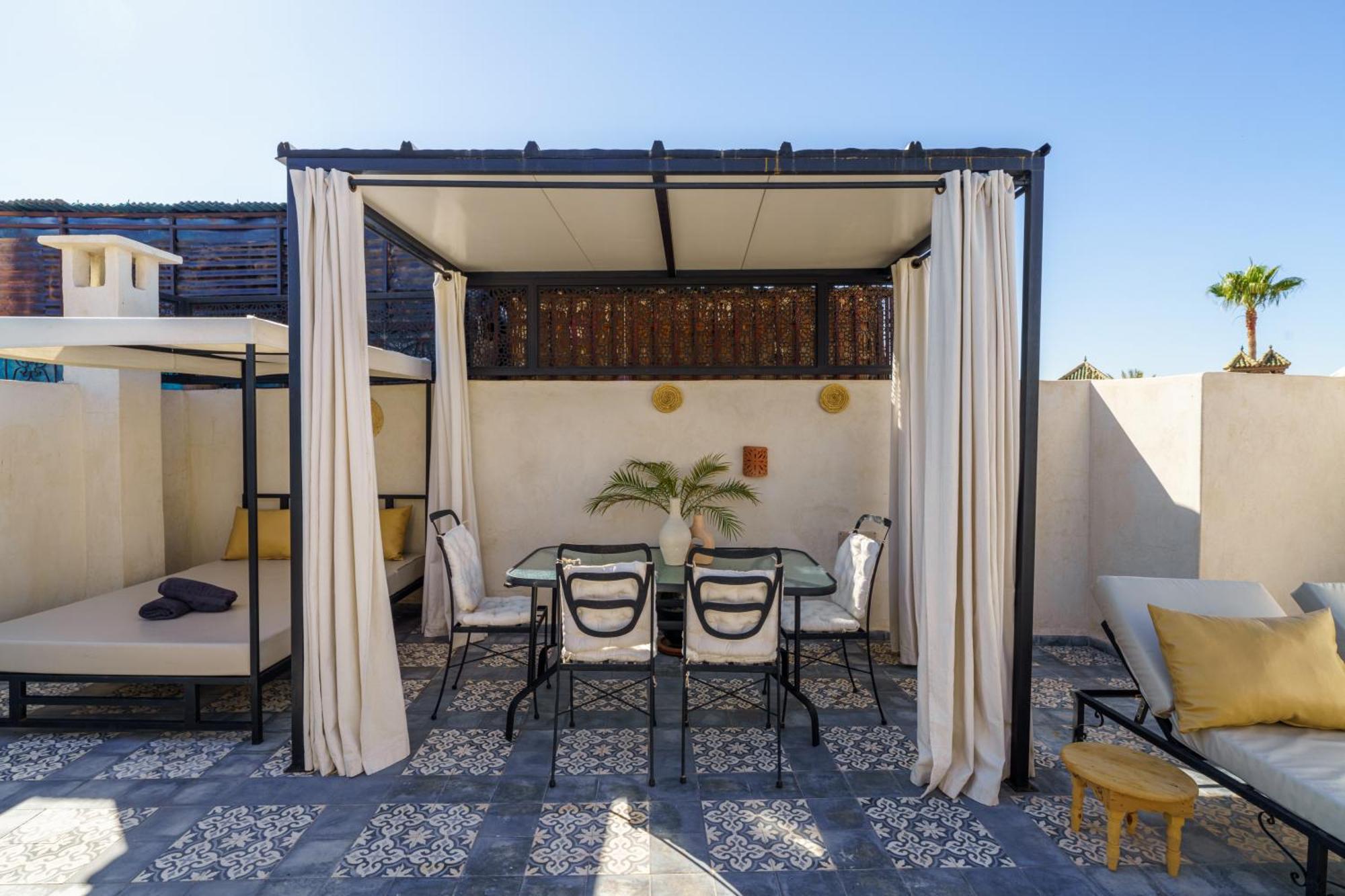 Riad 4 Chambres - Piscine & Petit Dejeuner Gratuit - Wifi Fibre Optique Маракеш Екстериор снимка