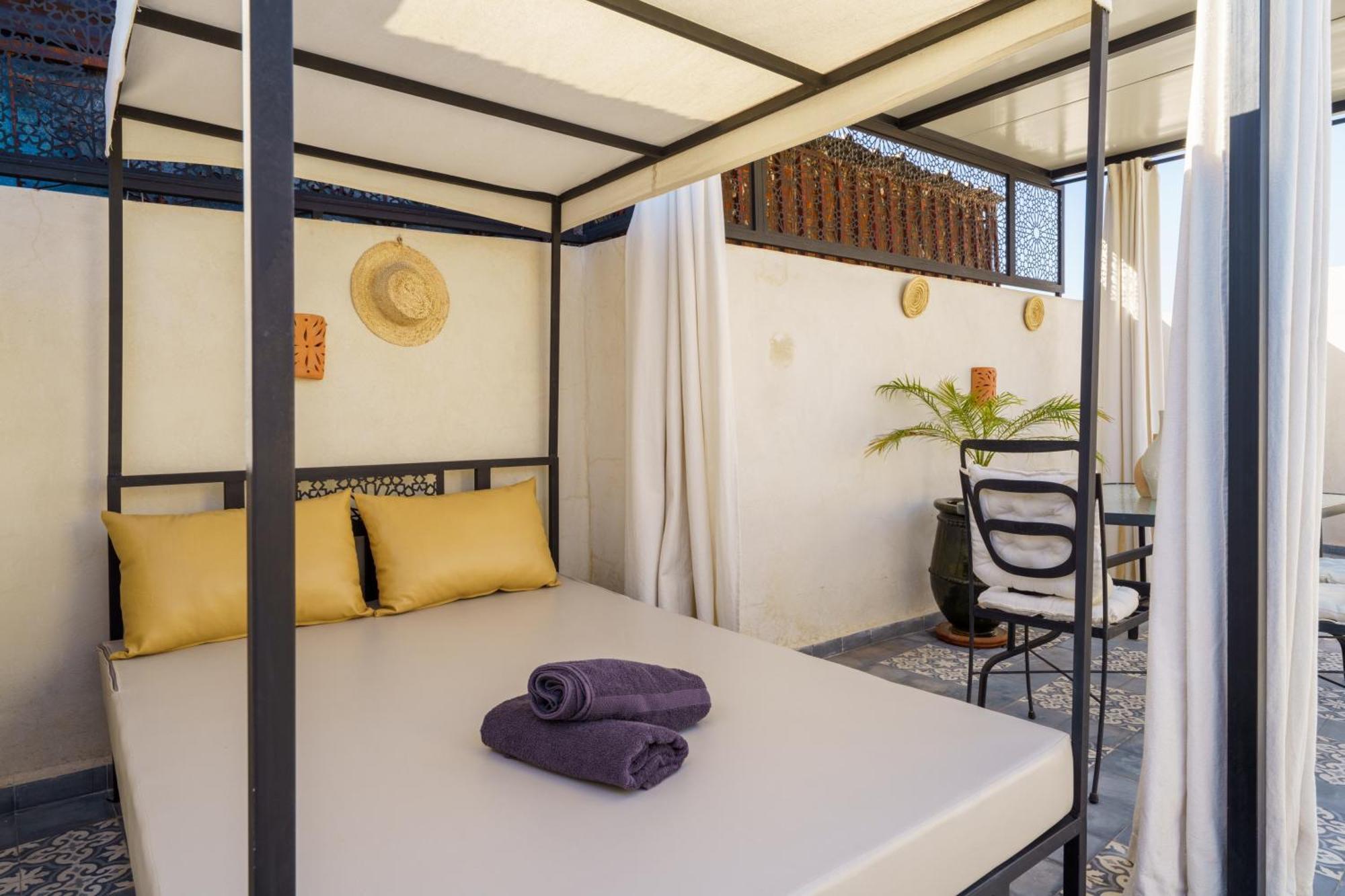 Riad 4 Chambres - Piscine & Petit Dejeuner Gratuit - Wifi Fibre Optique Маракеш Екстериор снимка